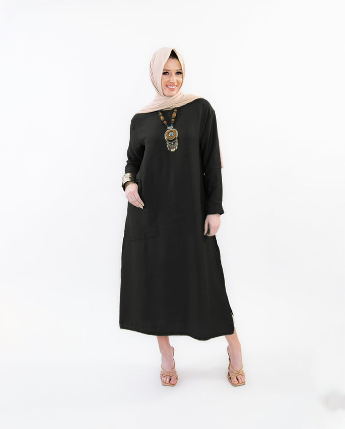 Long linen shirt with one side pocket, modest and comfortable for casual outings | Black