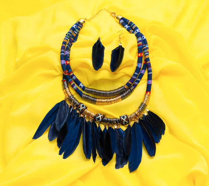 BlackBirdFeatherNecklace | Blue