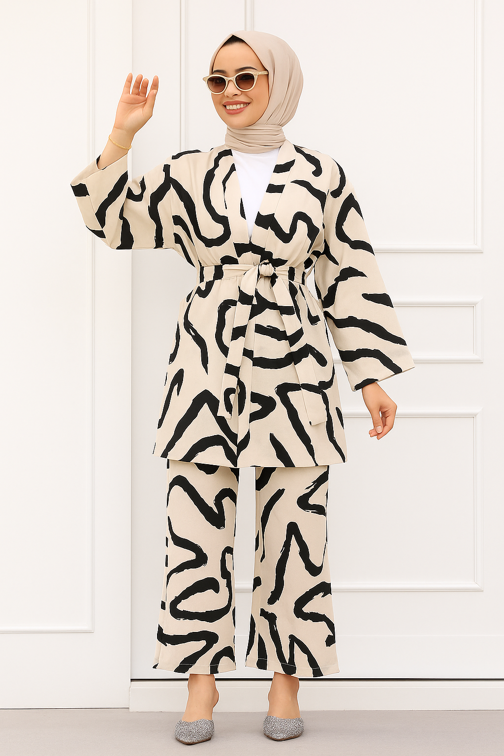 Modest Two-Piece Printed Set – Belted Kimono Top & Wide-Leg Pants