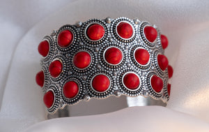 Elastic silver bracelet, combining style and comfort for everyday wear | Red